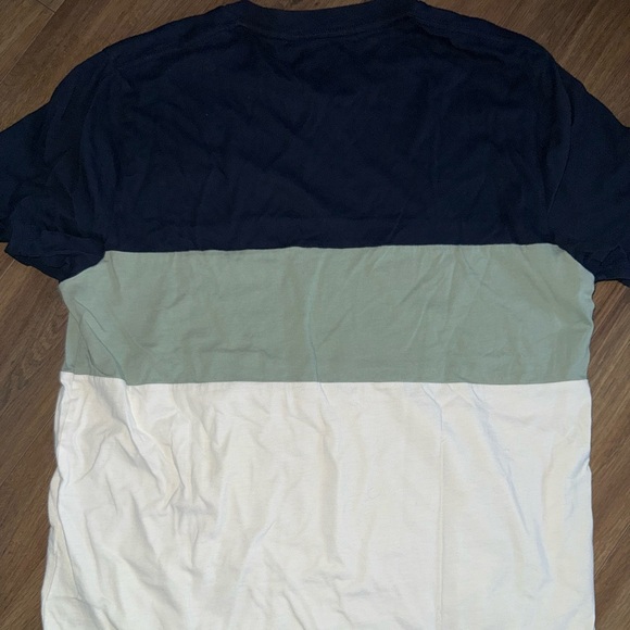 Hollister Men's T-Shirt - Navy, Green, and White - Picture 4 of 4